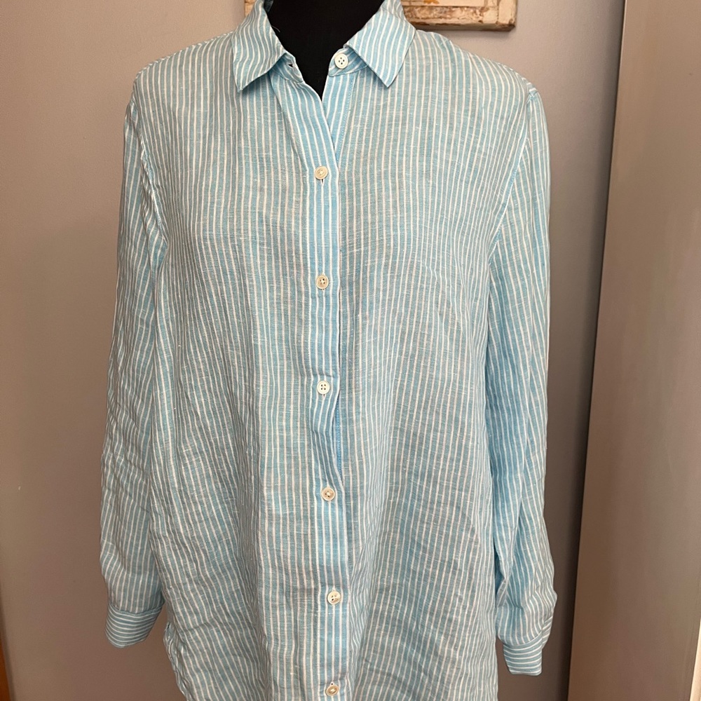 J Jill love linen button up shirt.‎